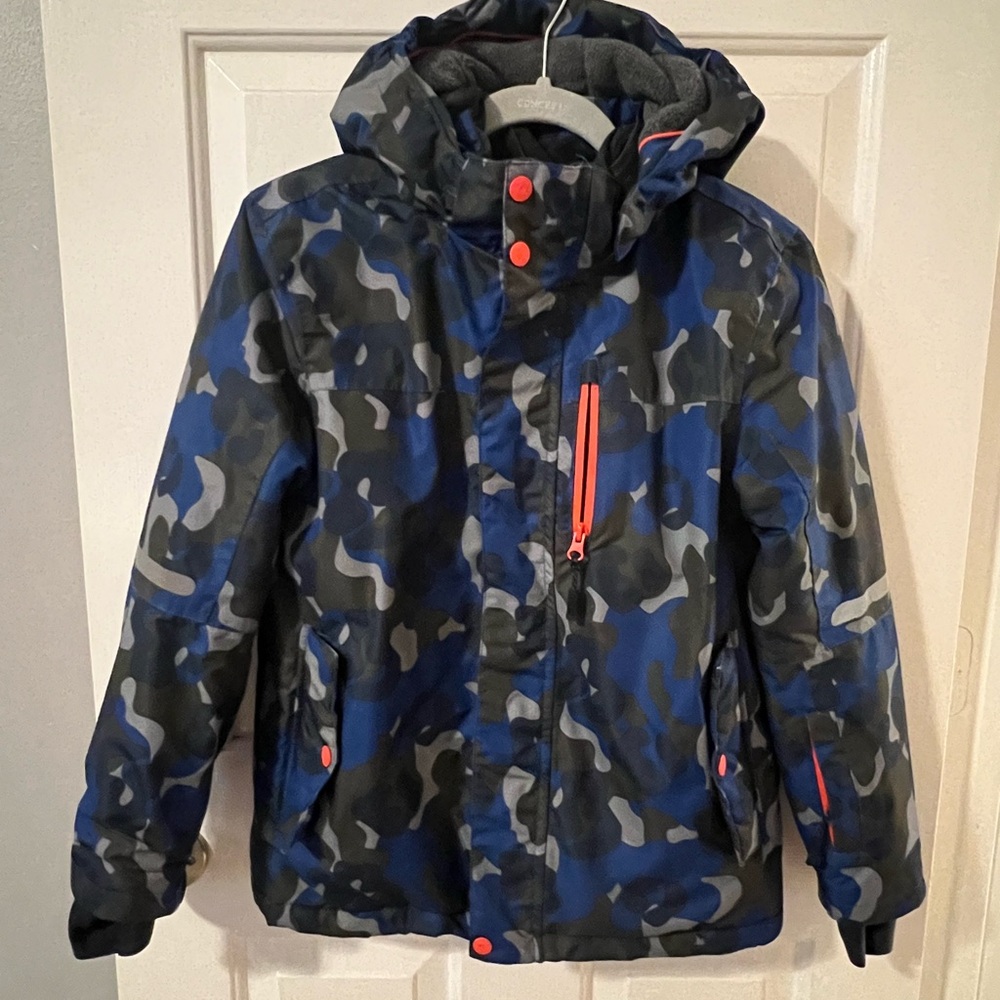 Boden Kids Camouflage Puffer Jacket - Blue and Black